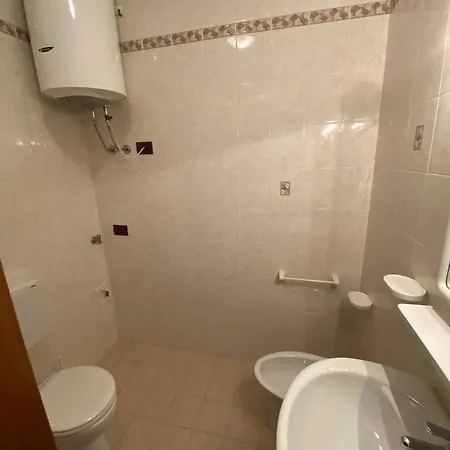 In 49970 * بيبيوني